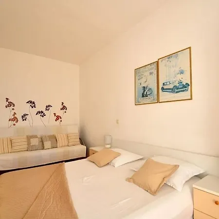 In With Sea View, Terrace, Air Conditioning, Wi-fi Apartment