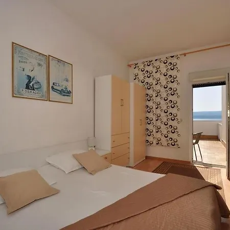 Apartment In With Sea View, Terrace, Air Conditioning, Wi-fi *