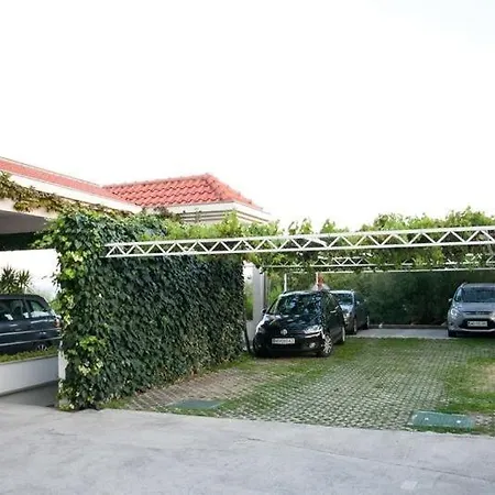 Apartment In With Sea View, Terrace, Air Conditioning, Wi-fi Duće
