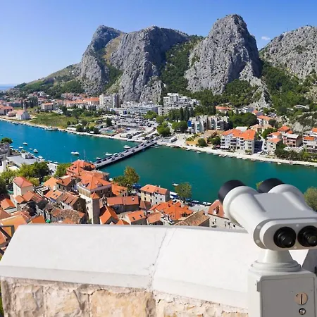 In With Sea View, Terrace, Air Conditioning, Wi-fi Apartment Duće