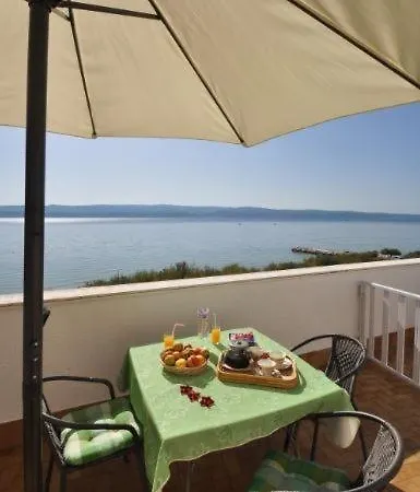 In With Sea View, Terrace, Air Conditioning, Wi-fi Apartment *