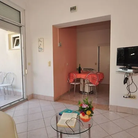 In With Sea View, Terrace, Air Conditioning, Wi-fi Apartment *