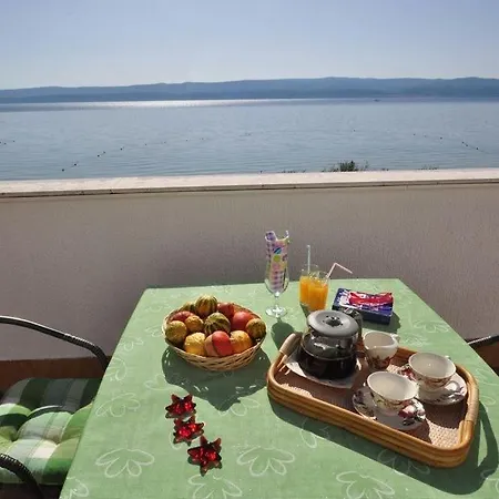 In With Sea View, Terrace, Air Conditioning, Wi-fi Apartment *